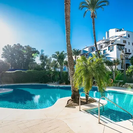Apartment Modern In The Heart Of Puerto Banus Marbella