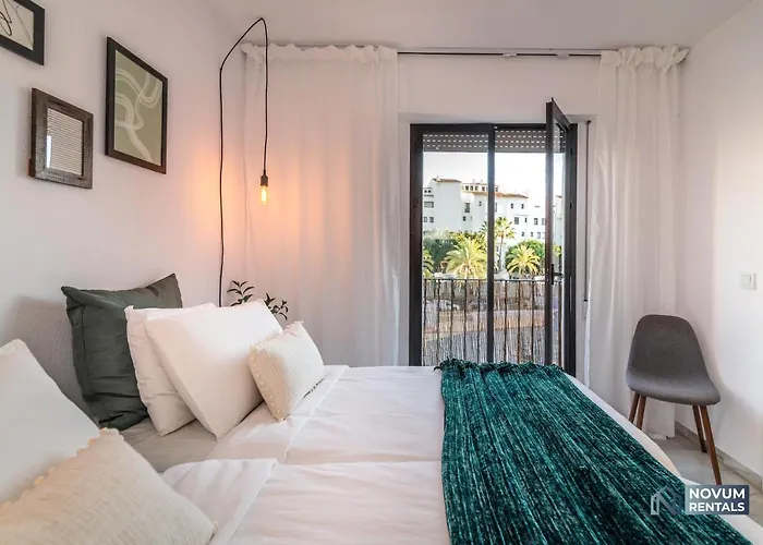 Modern In The Heart Of Puerto Banus Lägenhet *