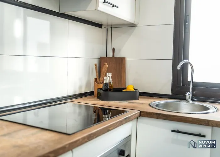 Modern In The Heart Of Puerto Banus Lägenhet