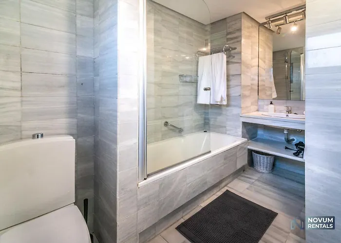 Modern In The Heart Of Puerto Banus Lägenhet *