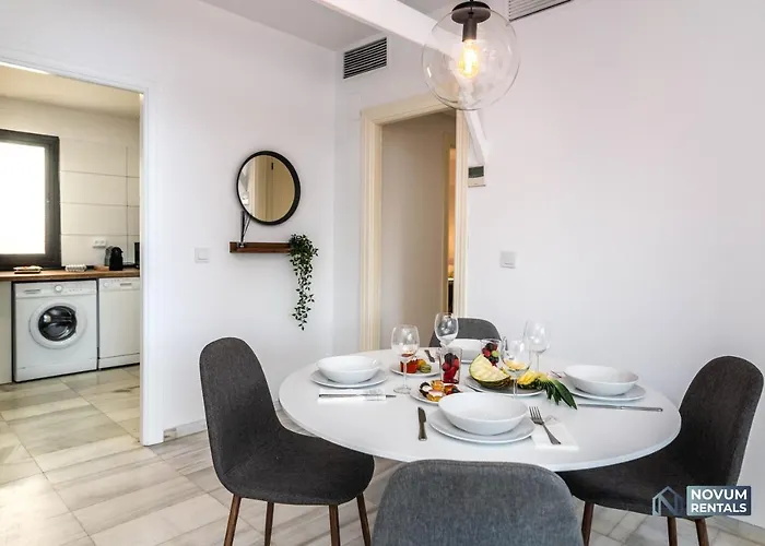 Modern In The Heart Of Puerto Banus Lägenhet